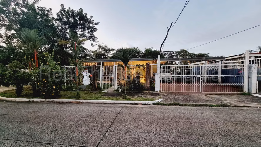 Sale of house in Chanis KC