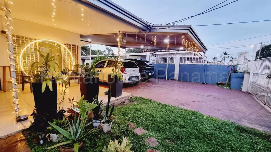 Venta de casa en Chanis KC