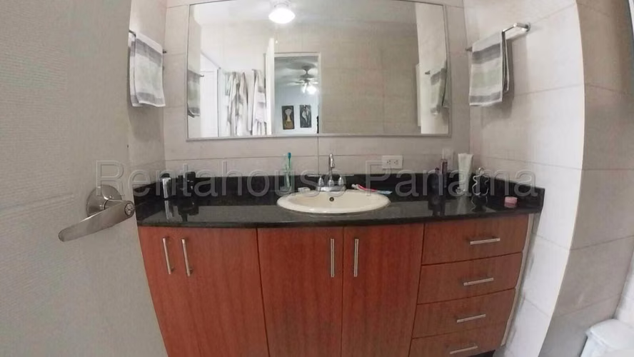 Alquiler de Apartamento Con buena Distribucion en San Francisco 26*1627Mfk