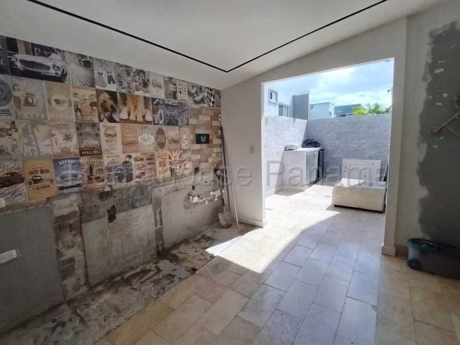 Venta de casa en Brisas del Golf KC - Imagen 6