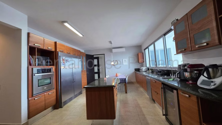 alquilo apartamento amoblado en costa del este OF 26-6503