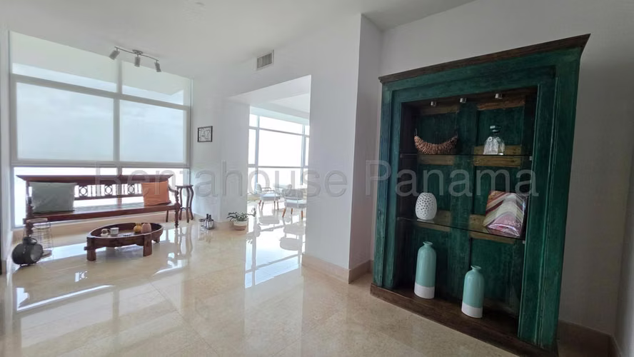 alquilo apartamento amoblado en costa del este OF 26-6503