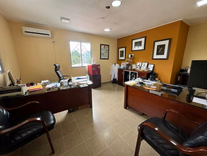 Oficina Comercial en alquiler de Dos Plantas- Hato Pintado