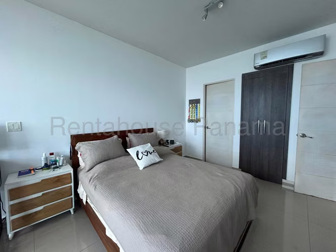 vendo apartamento en avenida balboa OF 26-6492