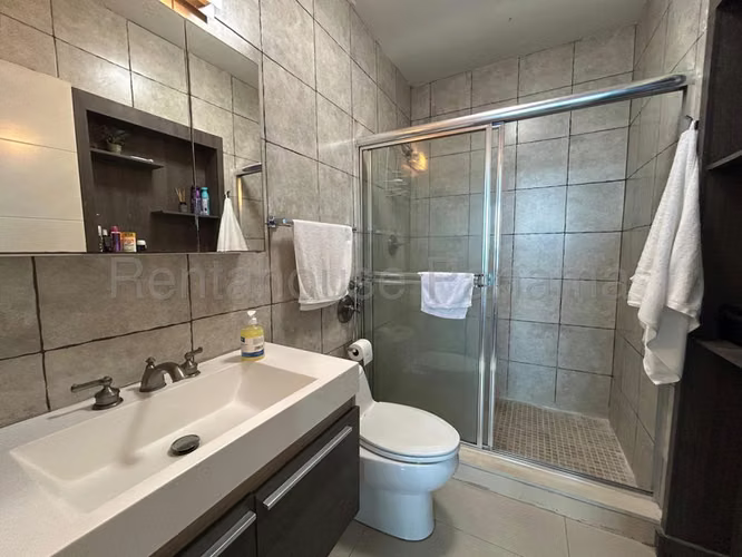 vendo apartamento en avenida balboa OF 26-6492