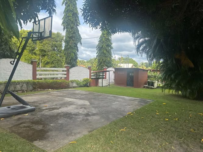 Casa en Venta en Coronado con 3,000 m², Piscina, Planta Solar y Amplio Jardín – $575,000