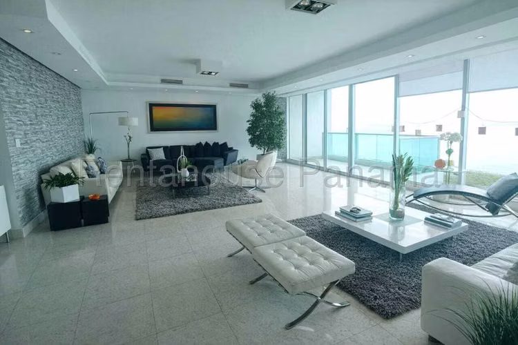 alquilo apartamento en costa del este OF 26-6220