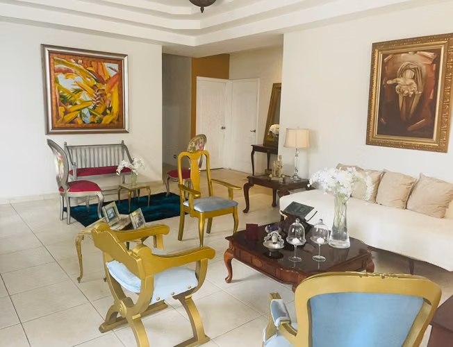 Se Vende Amplio apartamento de 175m² en El Carmen |