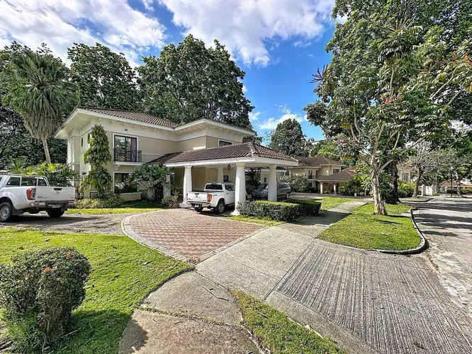 Venta de Casa en PH Residencial Camino de Cruces, Ancón