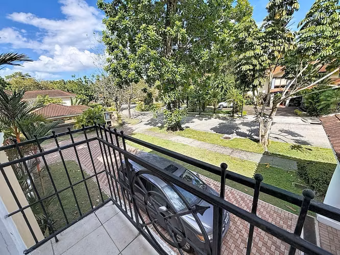 Venta de Casa en PH Residencial Camino de Cruces, Ancón