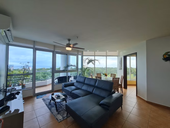 APARTAMENTO DE PLAYA EN LA MEJOR AREA DE CORONADO 110M2