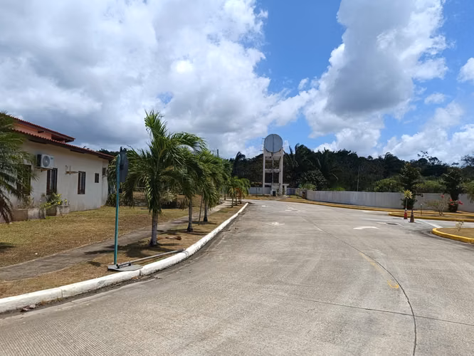 Venta de casa en Esquina en Arraijan