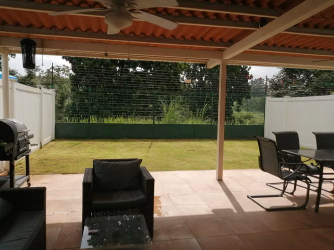 Se vende Brisas Norte 2 niveles