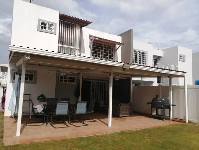 Se vende Brisas Norte 2 niveles