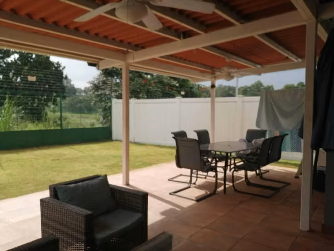 Se vende Brisas Norte 2 niveles