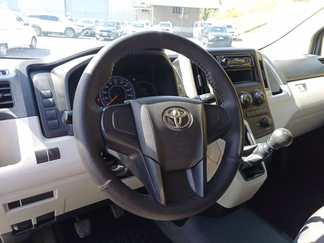TOYOTA HIACE - 2024 - HH - Automarket - Imagen 6