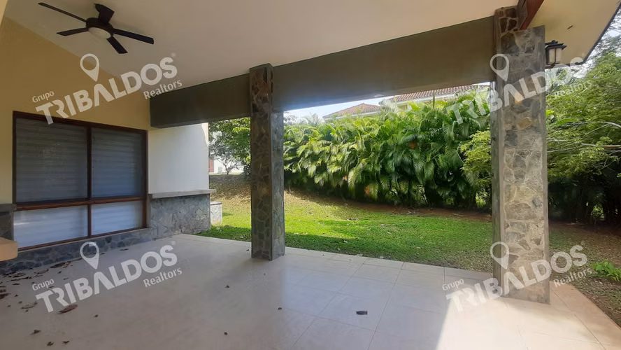 Venta o Alquiler de Casa en Clayton