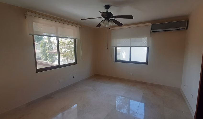 Venta o Alquiler de Casa en Clayton