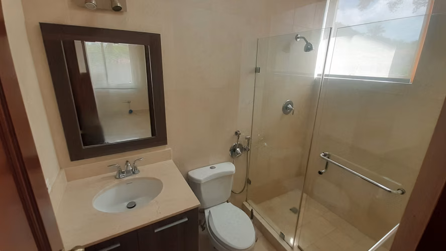 Venta o Alquiler de Casa en Clayton