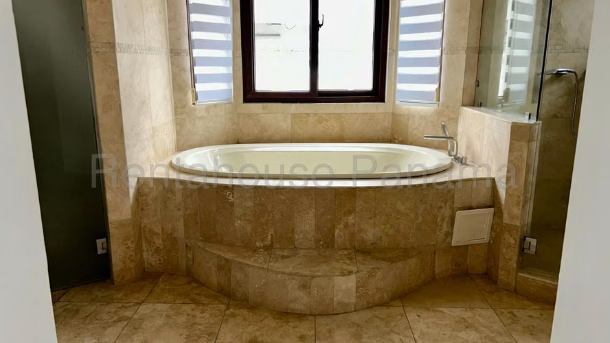 Espaciosa Casa en Costa Sur Sunset Coast  en Venta Mts2: 624.90 PD