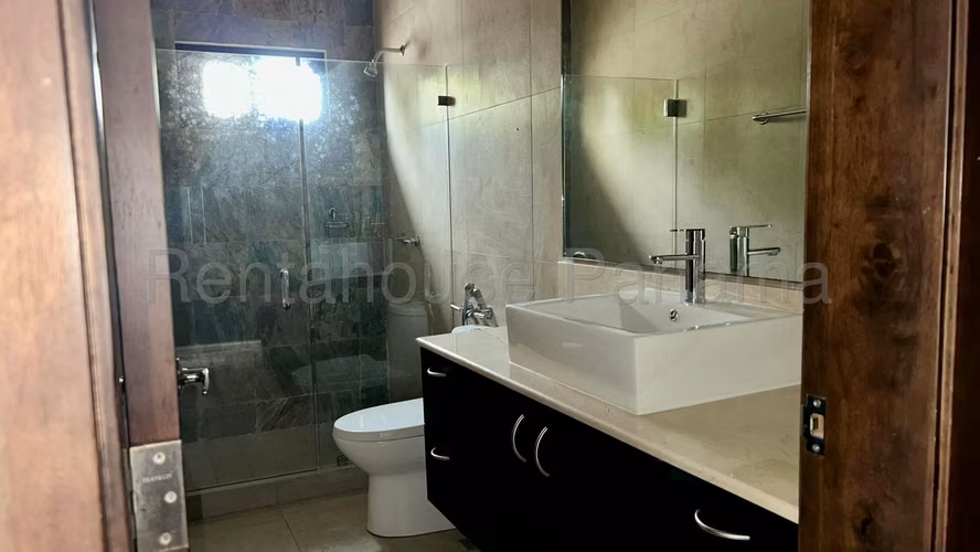 Espaciosa Casa en Costa Sur Sunset Coast  en Venta Mts2: 624.90 PD