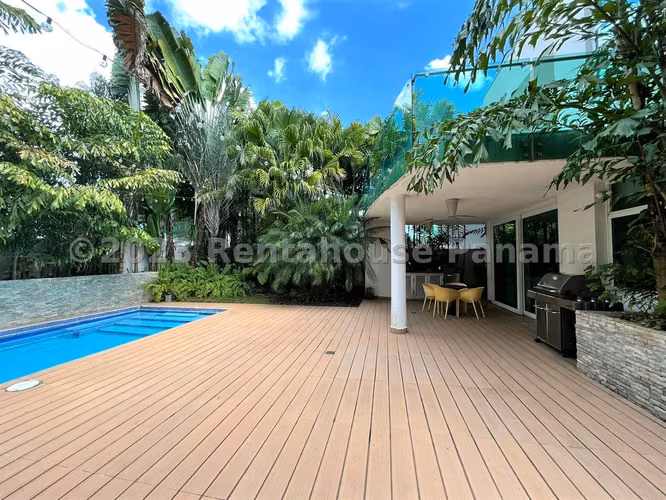 Espectacular Casa en Cost Sur Costa Esmeralda en Venta Mts2: 495 PD