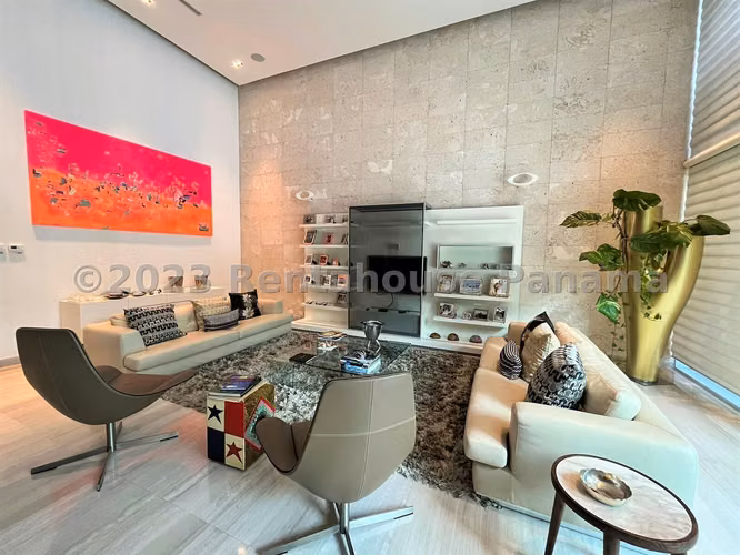 Espectacular Casa en Cost Sur Costa Esmeralda en Venta Mts2: 495 PD