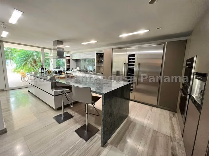 Espectacular Casa en Cost Sur Costa Esmeralda en Venta Mts2: 495 PD