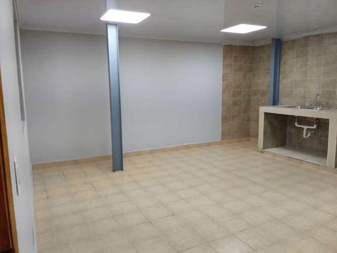 Galera remodelada cerca hipodromo - Imagen 7
