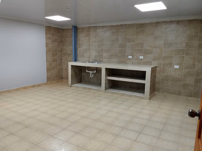 Galera remodelada cerca hipodromo - Imagen 3