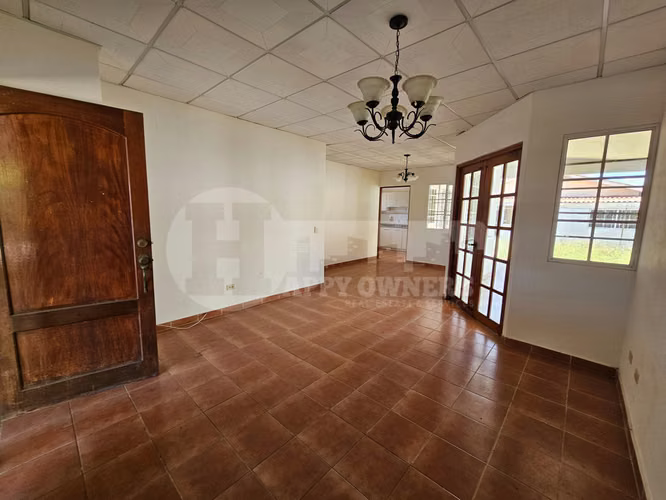 Alquiler de casa en Brisas de Guayacanes, Chitré
