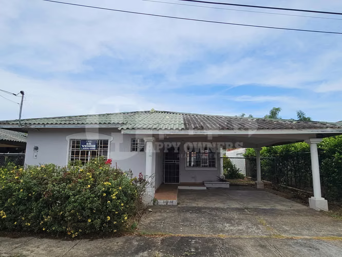 Rental house in Brisas de Guayacanes, Chitre