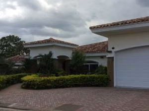 Alquiler de Casa con 300m2 en Cocoli PH Tucan 26-487SR
