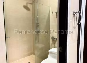 Venta de Apartamentocon 134m2 en Avenida Balboa PH Sky Residences 26-5637SR