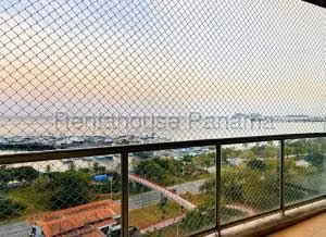 Venta de Apartamentocon 134m2 en Avenida Balboa PH Sky Residences 26-5637SR