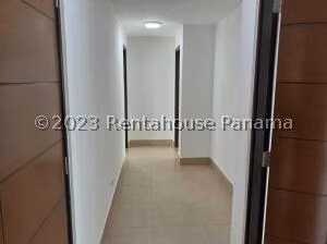 Venta de Apartamento con 323m2 en Costa del Este PH Paramount 26-4958SR