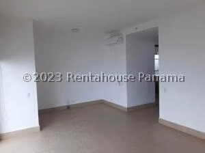 Venta de Apartamento con 323m2 en Costa del Este PH Paramount 26-4958SR