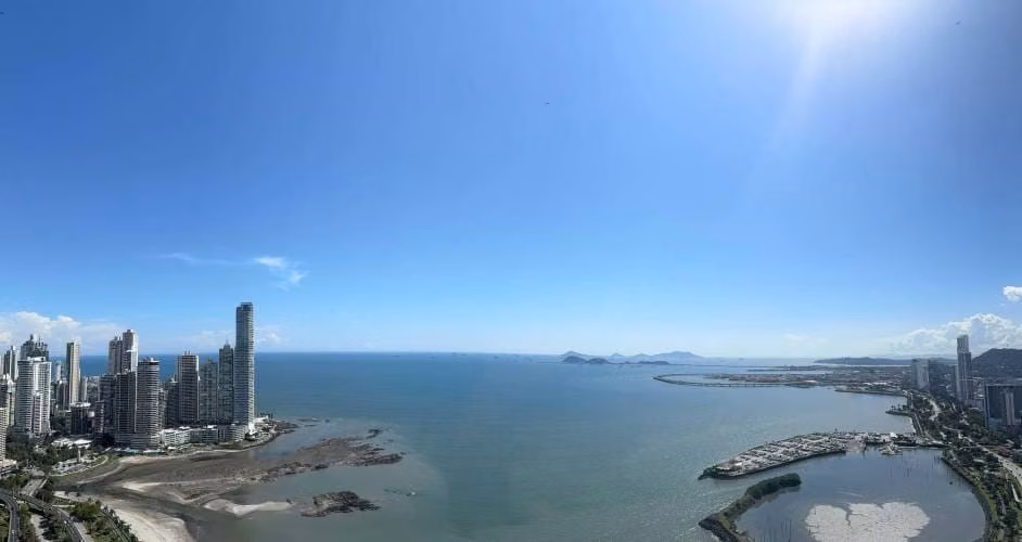 C25124J SE VENDE AMPLIO Y ESPECTACULAR APARTAMENTO EN LA AVENIDA BALBOA