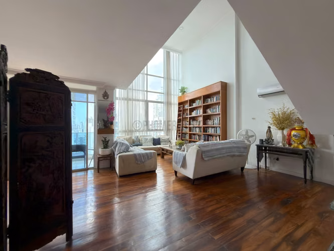 Apartamento en venta en Bella Vista Panamá – 270 m², dúplex con balcón y amplios espacios familiares