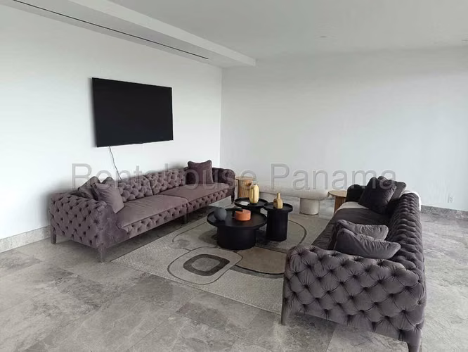 Apartamento en Venta en  Empire Residences  Santa Maria CIG266107