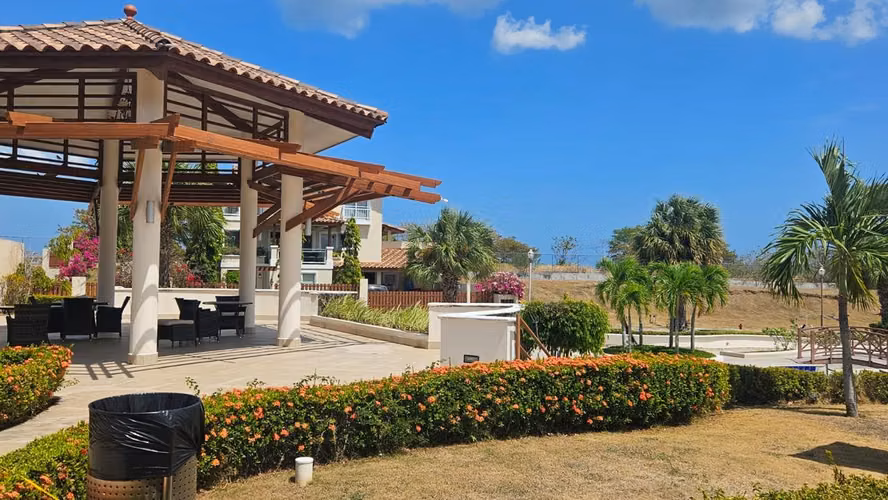 SE VENDE O SE ALQUILA APARTAMENTO DE PLAYA
