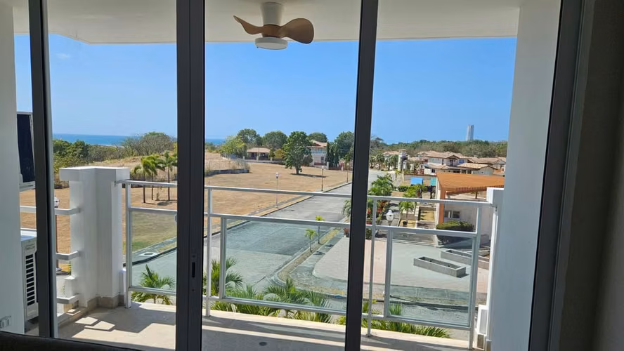 SE VENDE O SE ALQUILA APARTAMENTO DE PLAYA