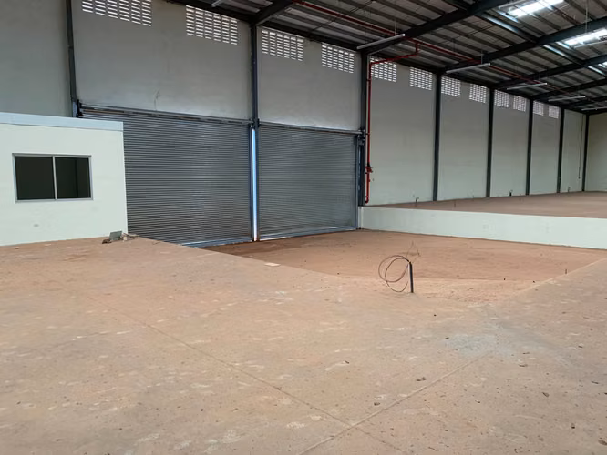 SE ALQUILA O VENDE GALERA CON TERRENO ARRAIJAN