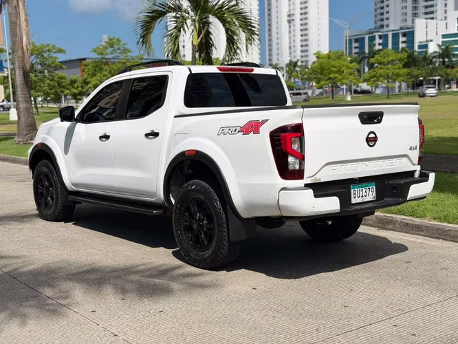 NISSAN FRONTIER NP300 4X-PRO