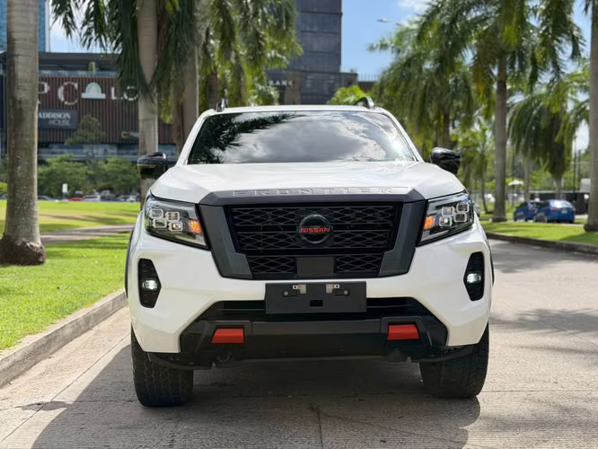 NISSAN FRONTIER NP300 4X-PRO
