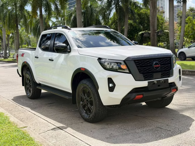 NISSAN FRONTIER NP300 4X-PRO