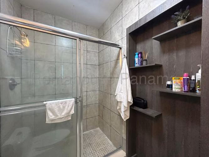 Se Vende Apartamento en Avenida Balboa VLU26-6492