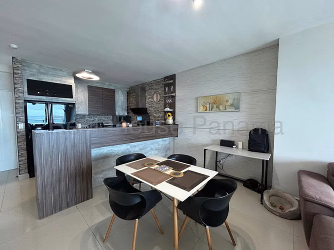 Se Vende Apartamento en Avenida Balboa VLU26-6492