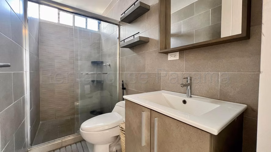 Venta de Apartamento en La Cresta 26*6558Mfk