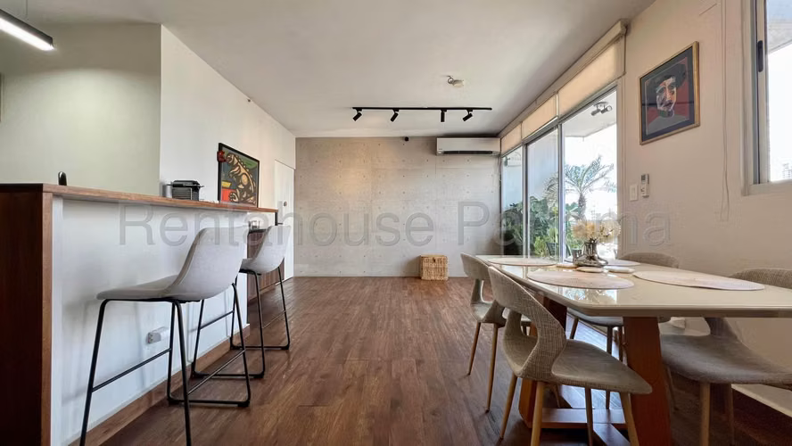 Venta de Apartamento en La Cresta 26*6558Mfk